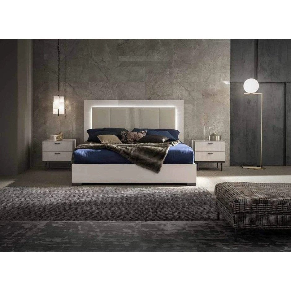 CLAIR KING BED