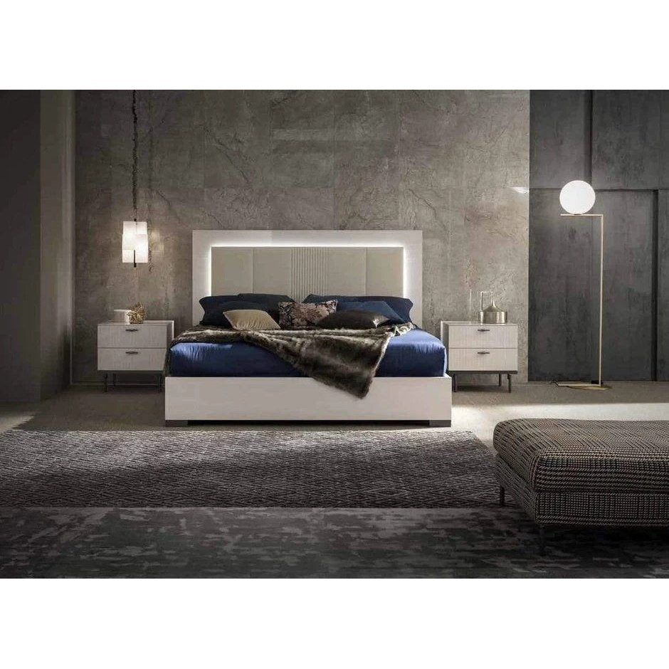 CLAIR QUEEN BED